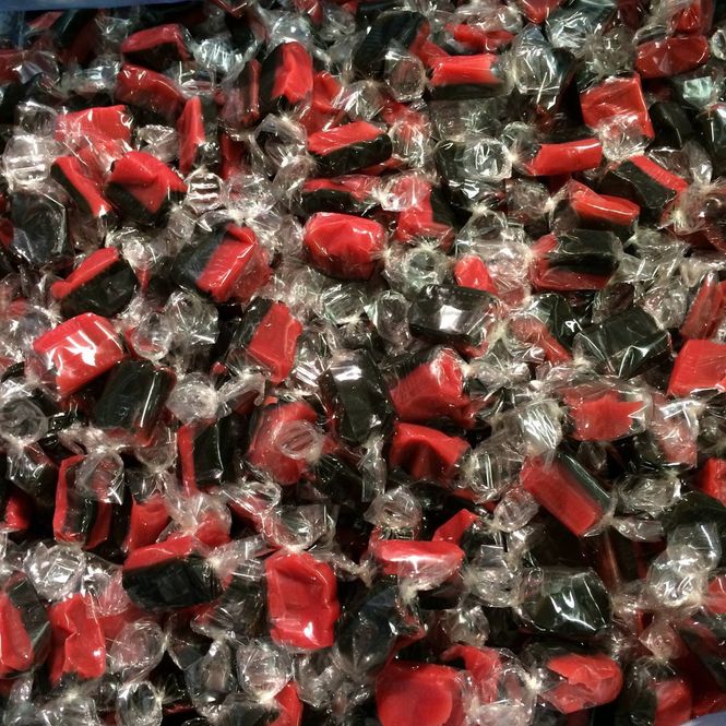 Huvudbild Hallon/Saltlakritskola 200gr Kolafabriken